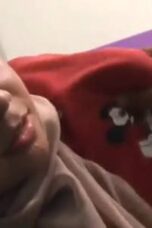Bokep twitter sma remasin susu pacar jilbab