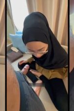 Drbokep jilbab kacamata malay suka blowjob