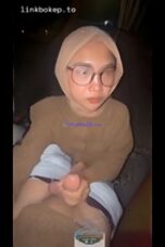 Yang Lagi Viral Hijab Uhty Main Di Tengah Hutan