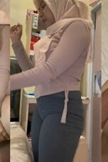 Ganggu Pacar Hijab Yang Lagi Tiktokan