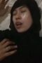 Hijab Hitam Behelan Desah Keenakan