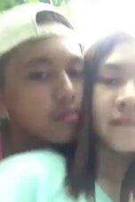 Kakak Adek Maen Bareng Dibelakang Rumah